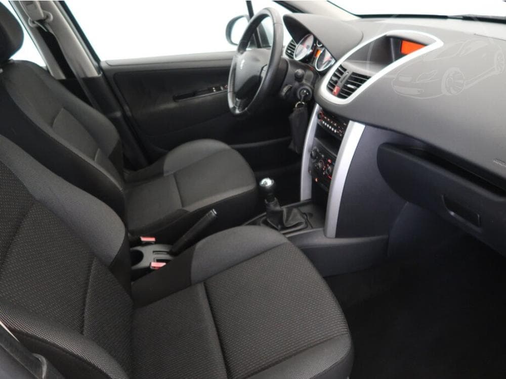 2012 Peugeot 207 - 17