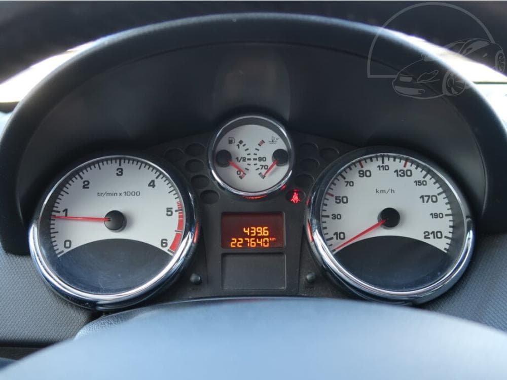 2010 Peugeot 207 - 21