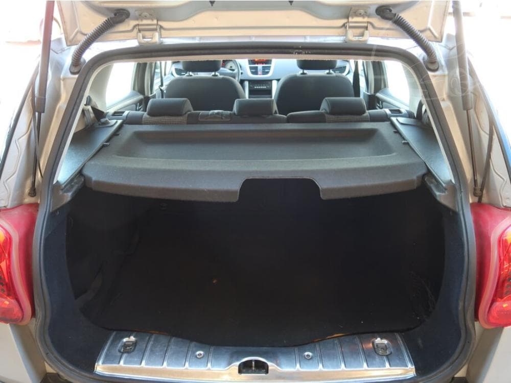 2010 Peugeot 207 - 27