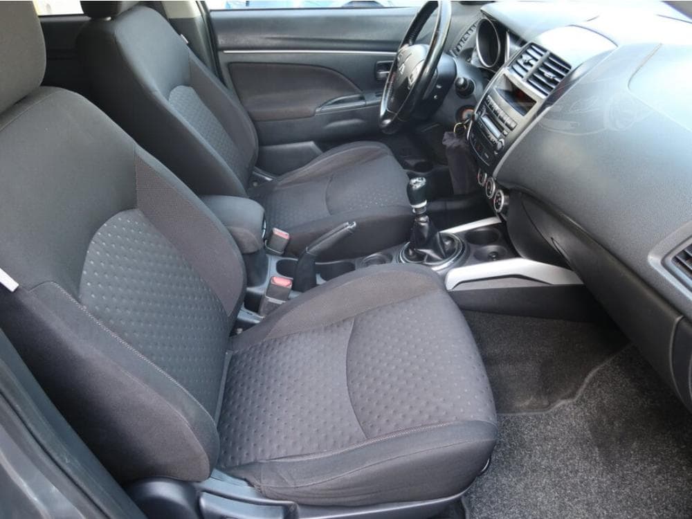 2011 Mitsubishi ASX - 9
