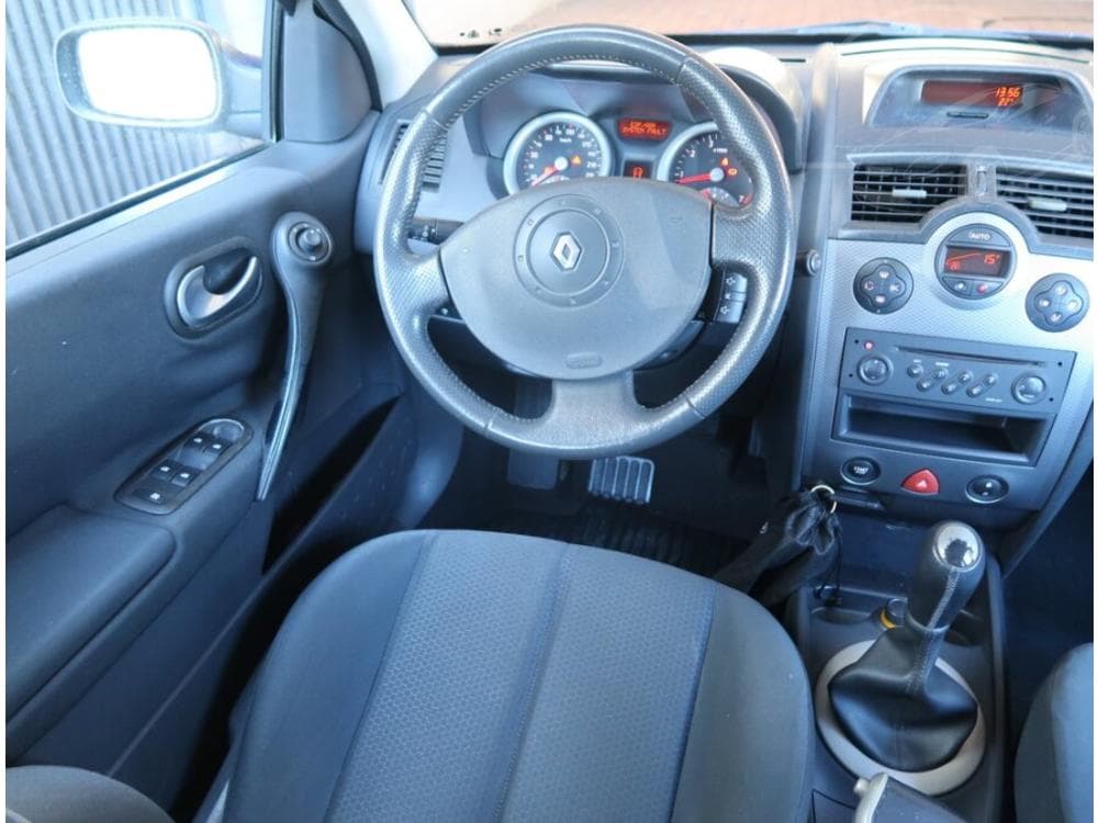 2004 Renault MEGANE - 13