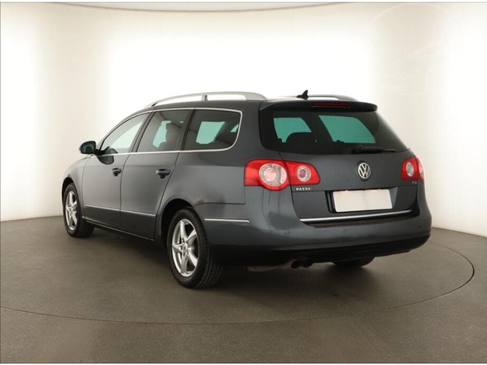 2009 Volkswagen PASSAT - 4