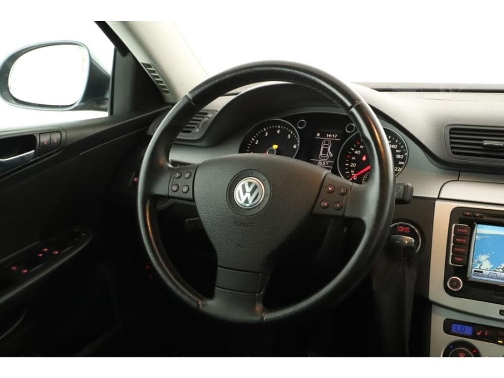 2009 Volkswagen PASSAT - 8