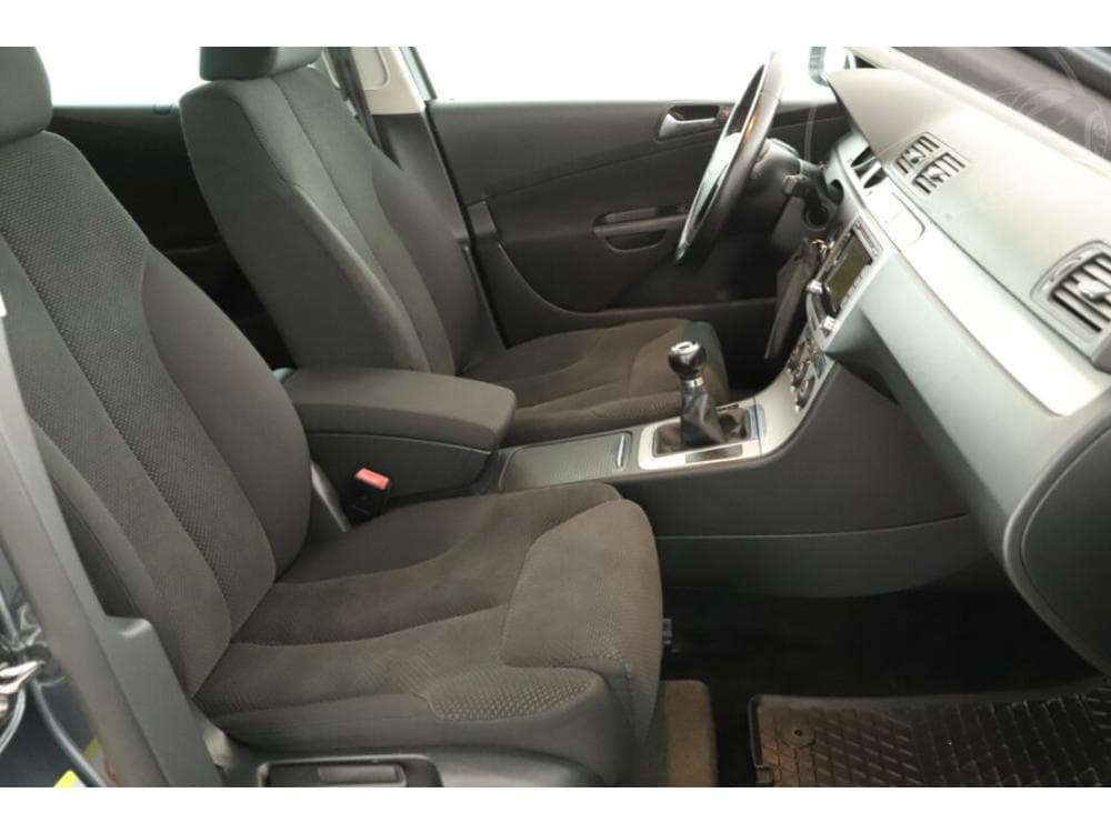 2009 Volkswagen PASSAT - 13