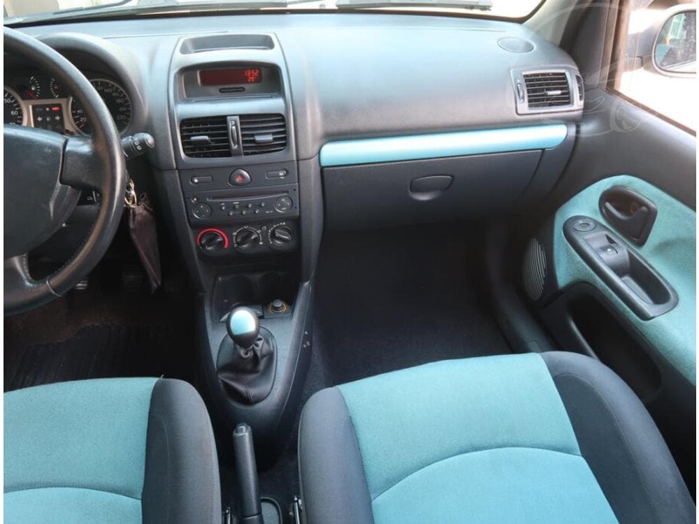 2002 Renault CLIO - 8