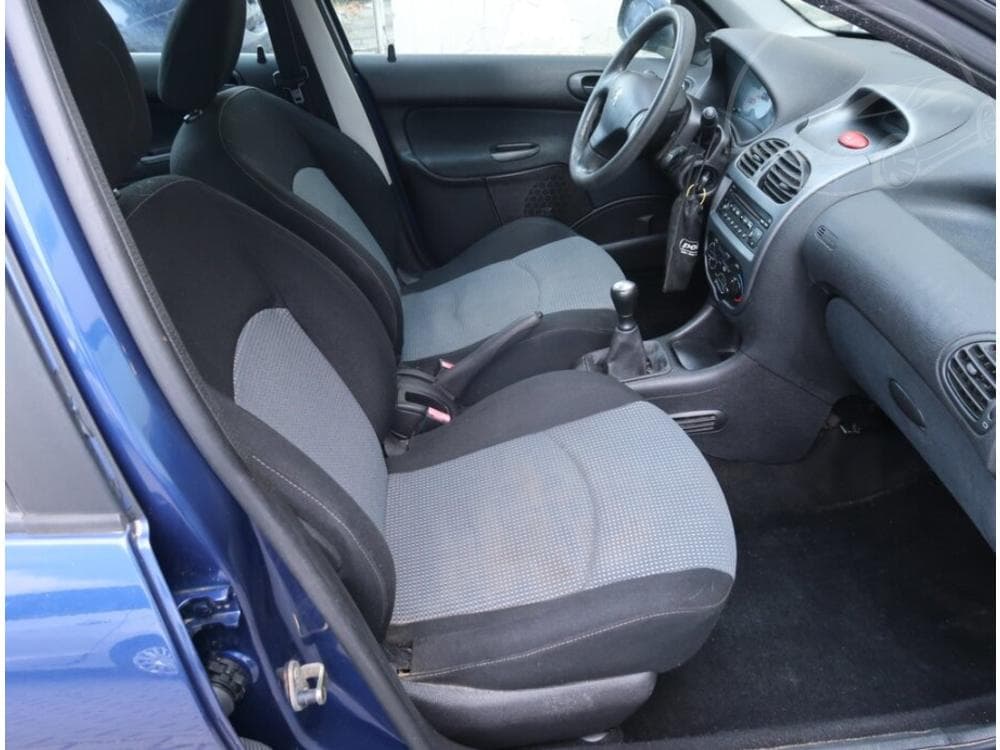 2004 Peugeot 206 - 9