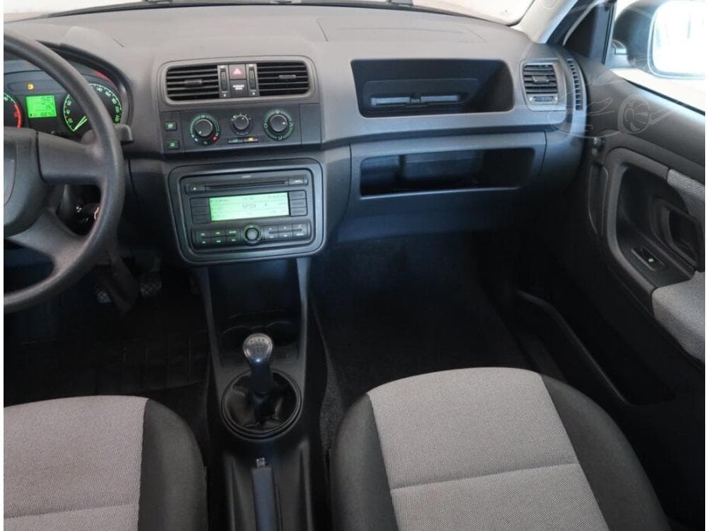 2010 Škoda FABIA - 8