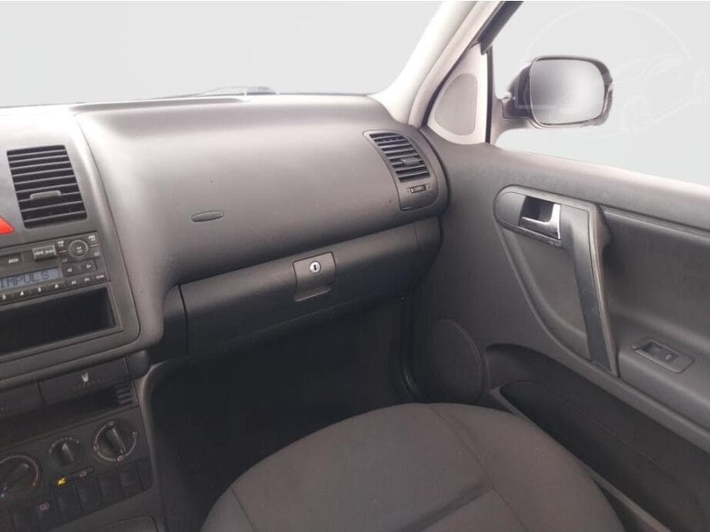 2000 Volkswagen POLO - 8