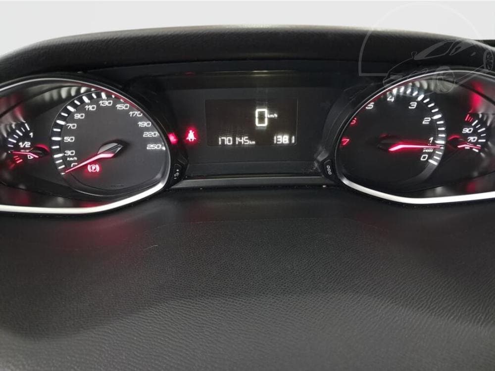 2017 Peugeot 308 - 11