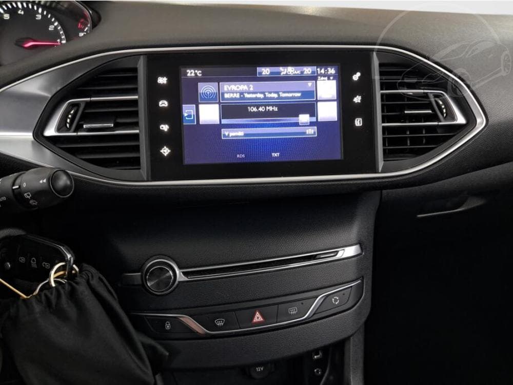 2017 Peugeot 308 - 12