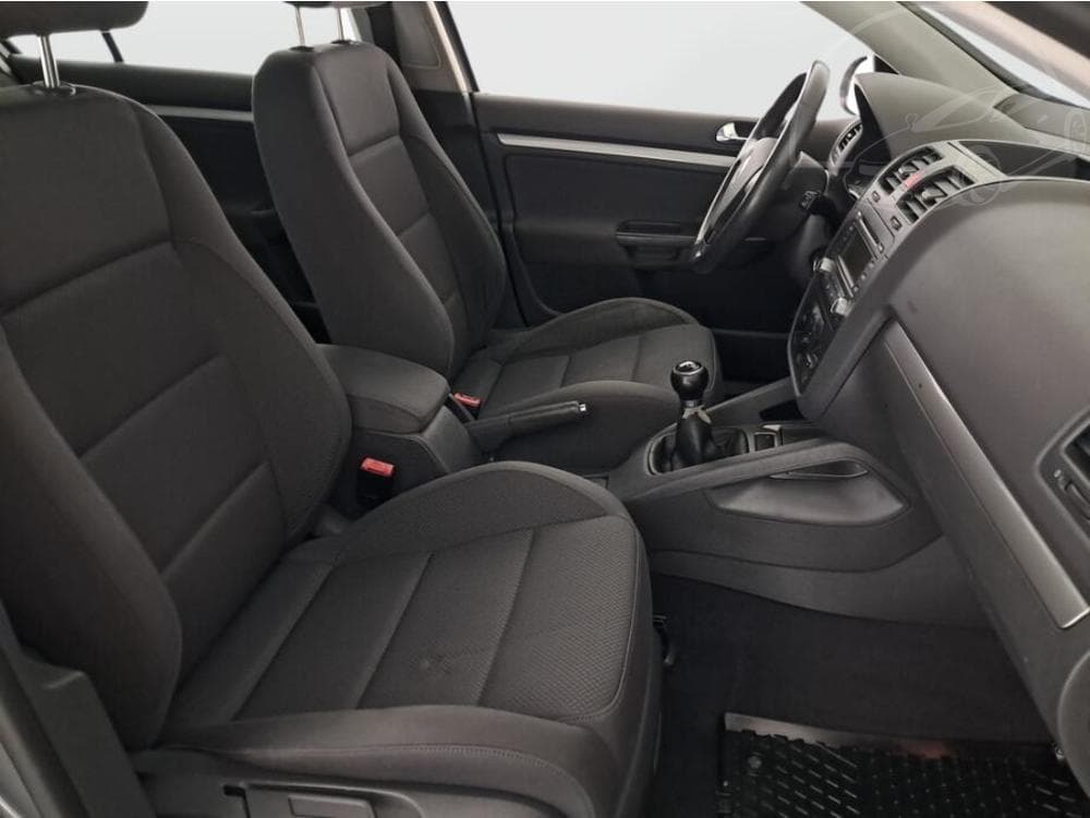 2005 Volkswagen GOLF - 9