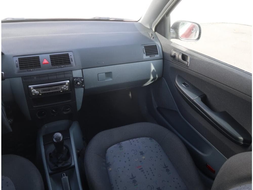 2004 Škoda FABIA - 8