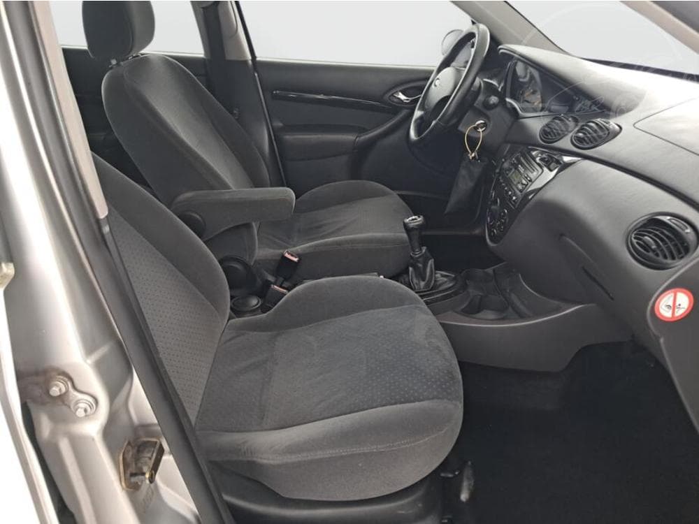 2003 Ford FOCUS - 9
