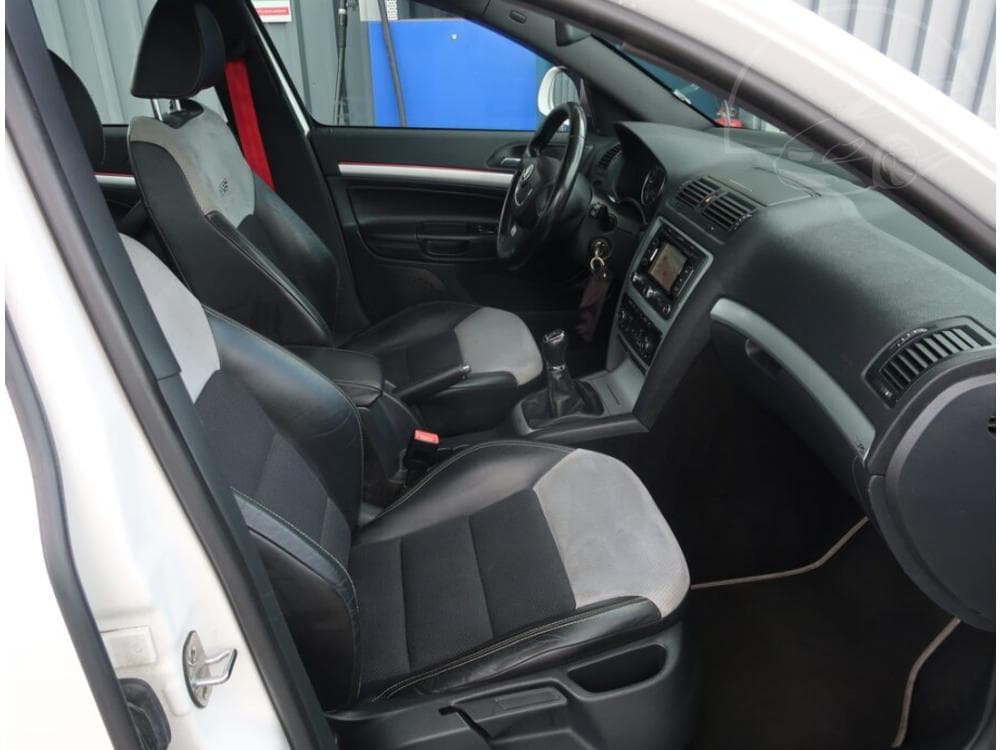 2010 Škoda OCTAVIA - 9