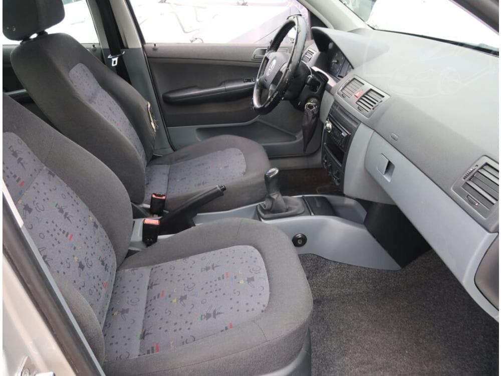 2004 Škoda FABIA - 9