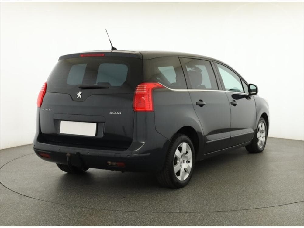 2011 Peugeot 5008 - 5