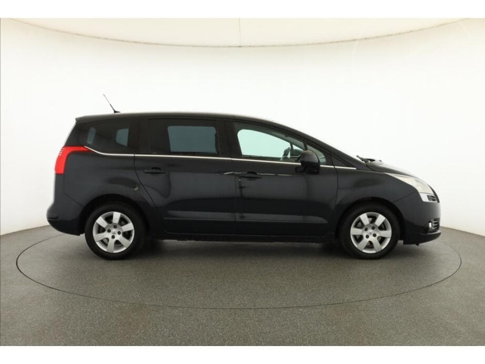 2011 Peugeot 5008 - 6