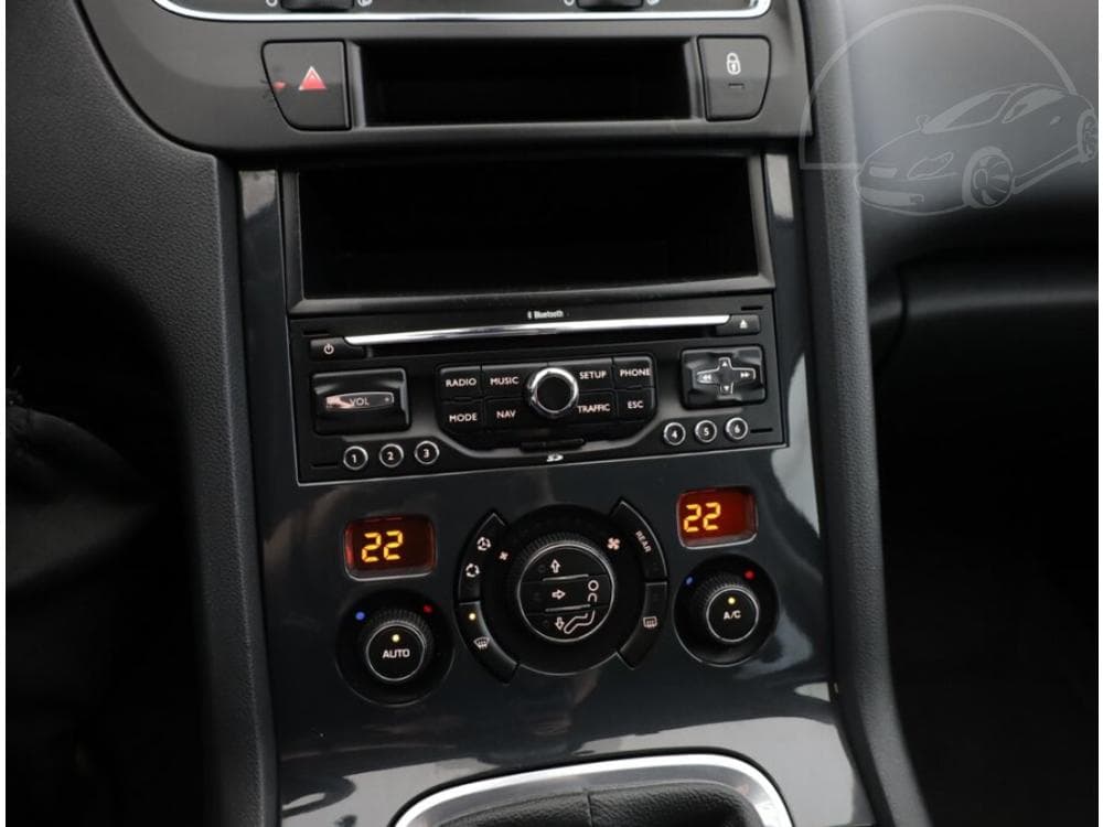 2011 Peugeot 5008 - 9
