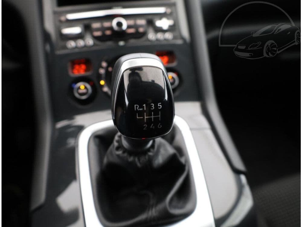 2011 Peugeot 5008 - 10
