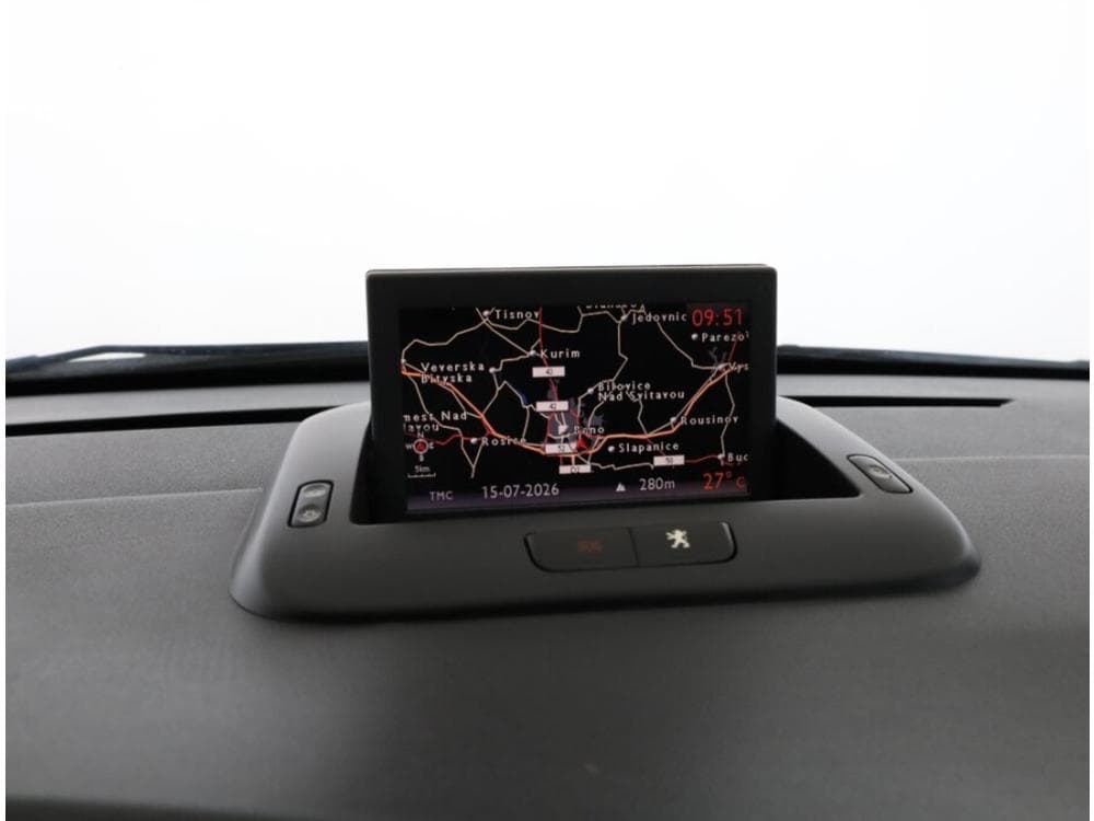 2011 Peugeot 5008 - 11