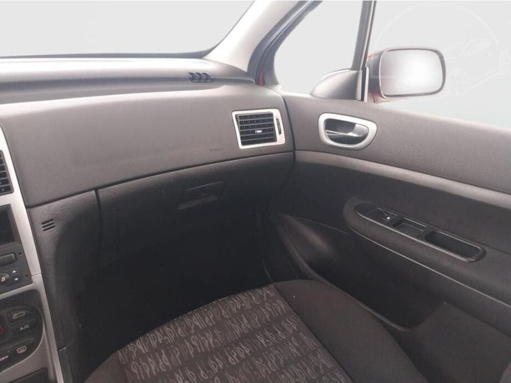 2004 Peugeot 307 - 8