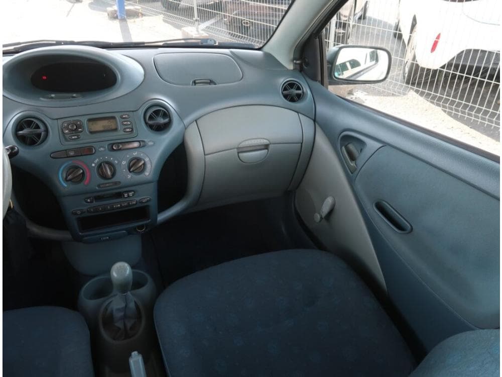 2001 Toyota YARIS - 7