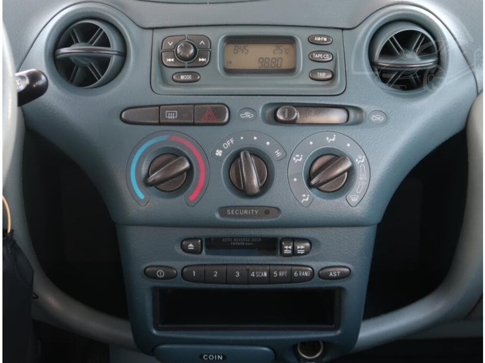 2001 Toyota YARIS - 10
