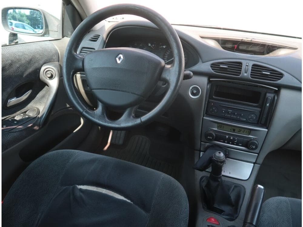 2002 Renault LAGUNA - 7