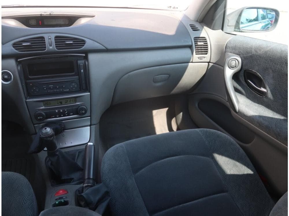 2002 Renault LAGUNA - 8
