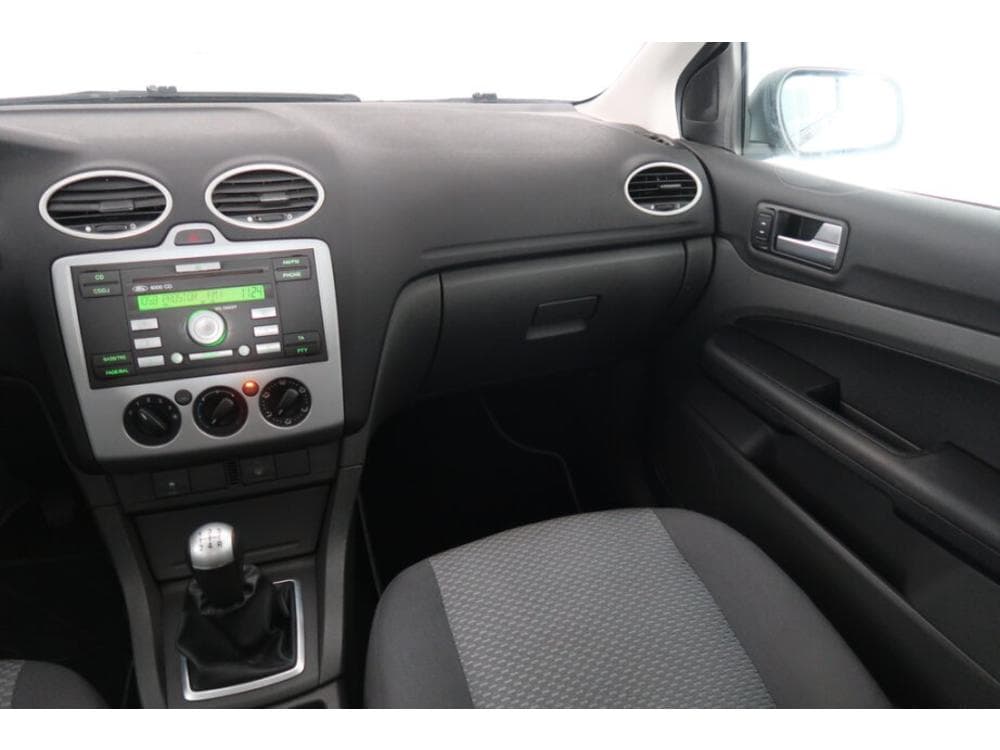 2005 Ford FOCUS - 8