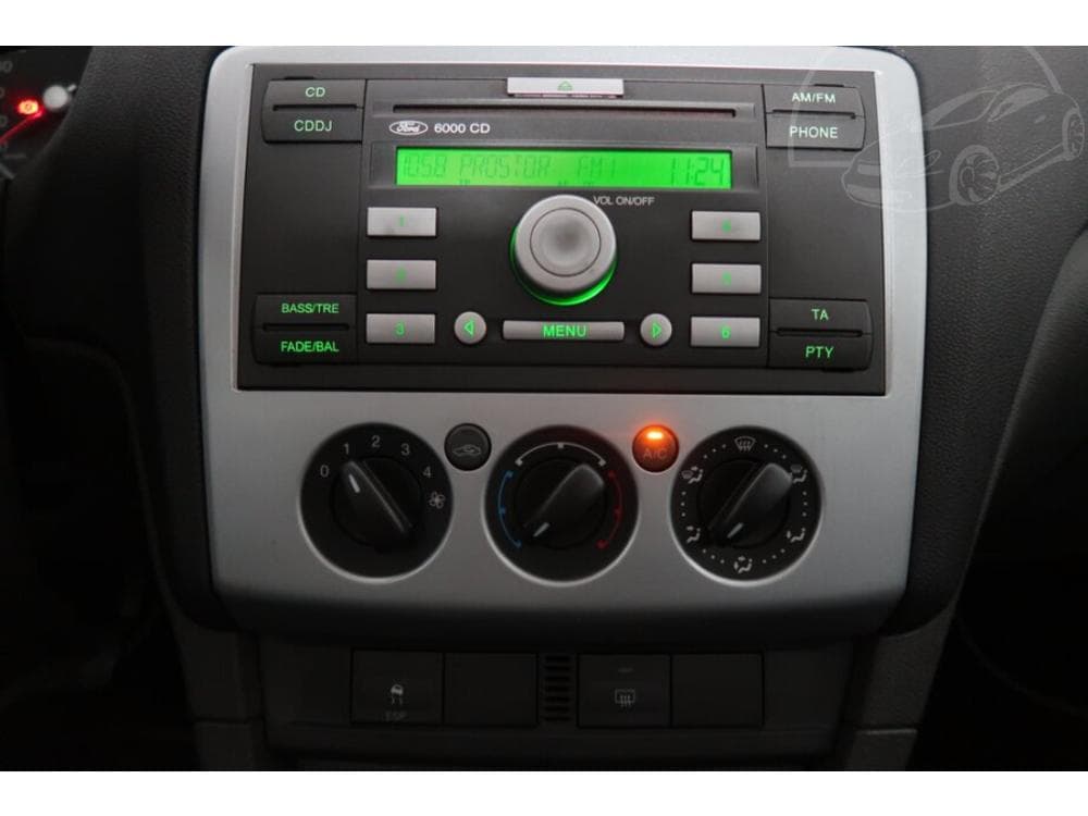 2005 Ford FOCUS - 12