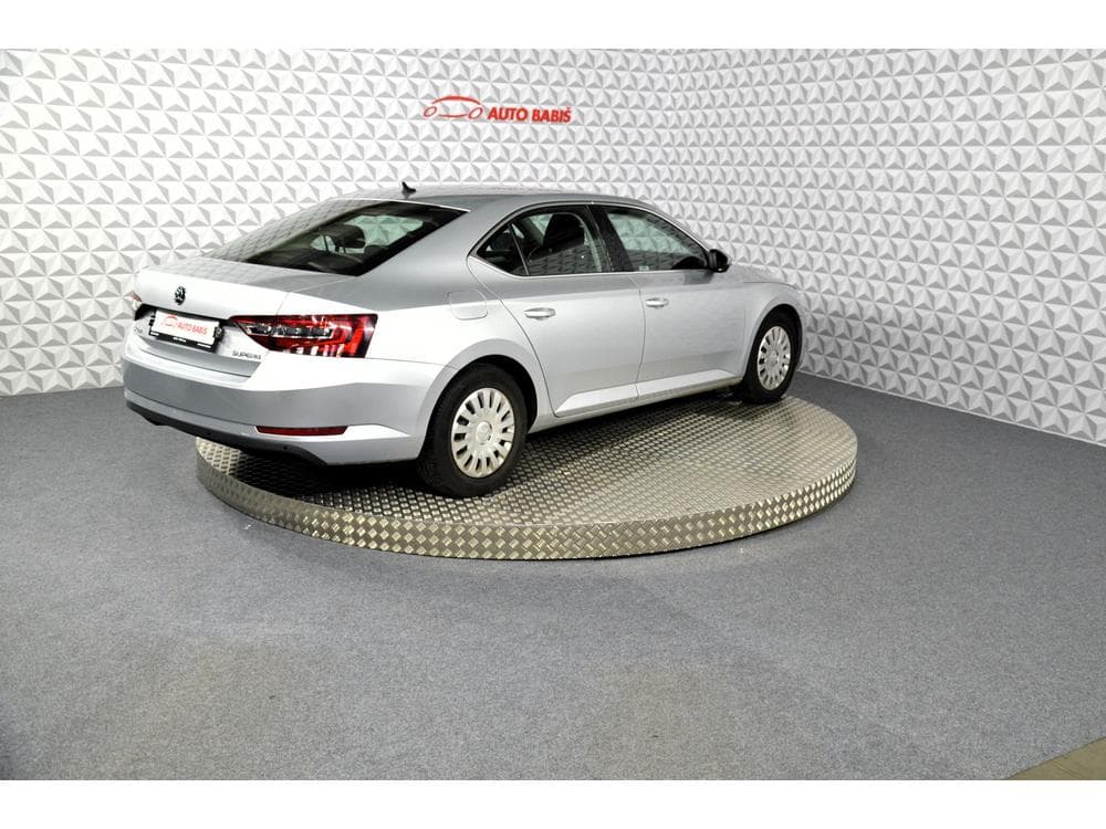 2018 Škoda SUPERB - 16
