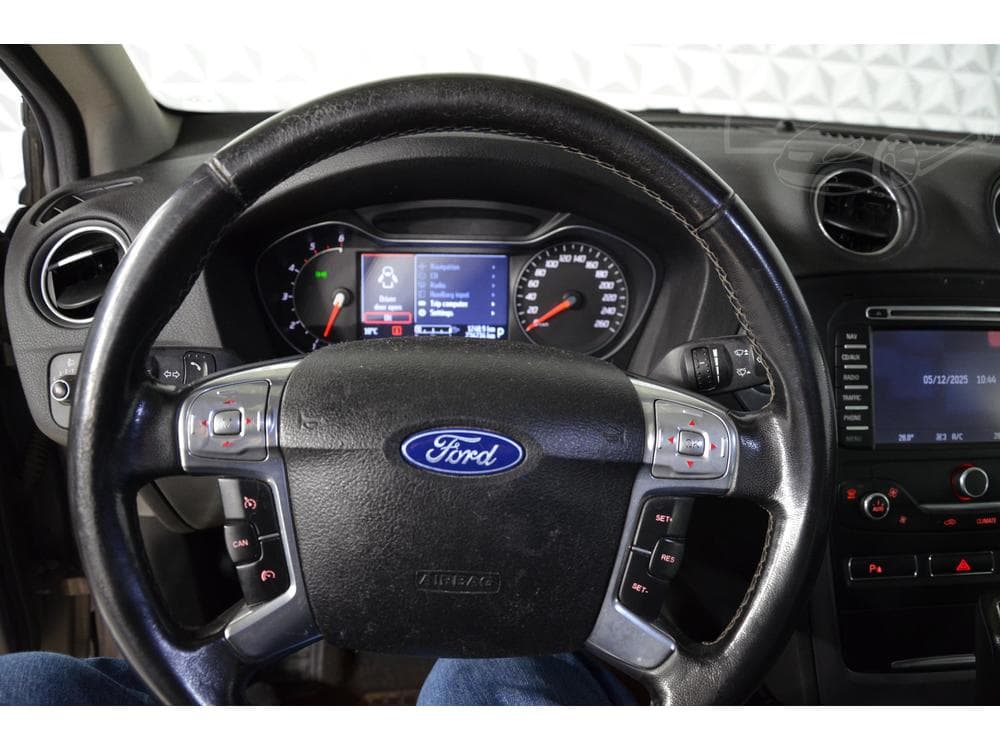 2011 Ford MONDEO - 11