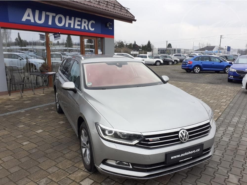 2015 Volkswagen Passat - 2