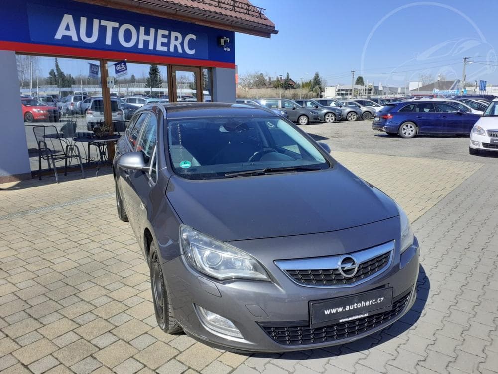 2011 Opel ASTRA - 2