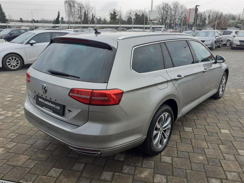 2015 Volkswagen Passat - 4