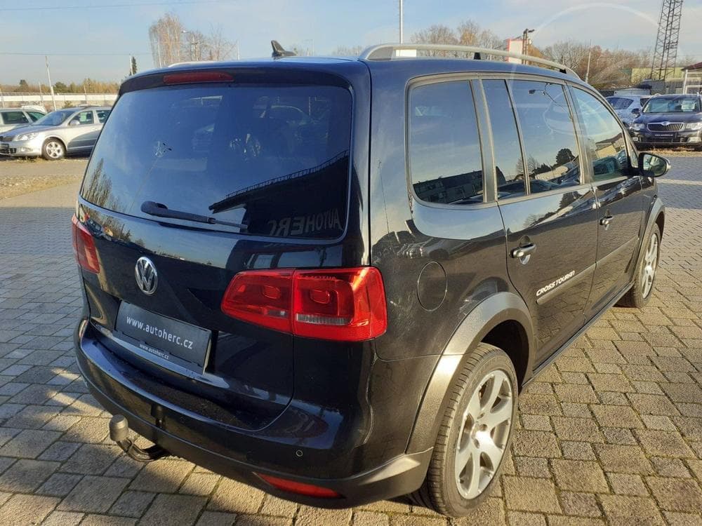 2011 Volkswagen Touran - 4