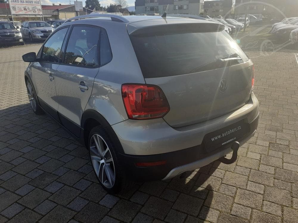 2011 Volkswagen POLO - 5