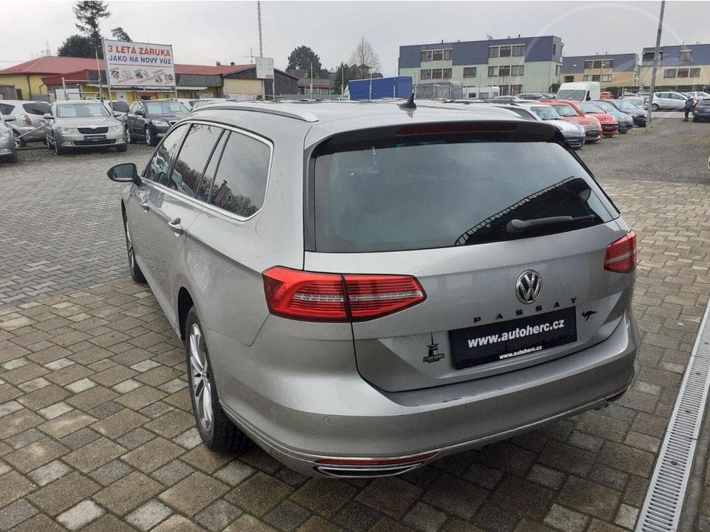 2015 Volkswagen Passat - 5