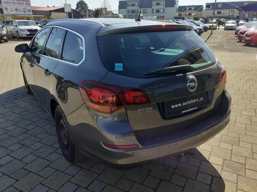 2011 Opel ASTRA - 5