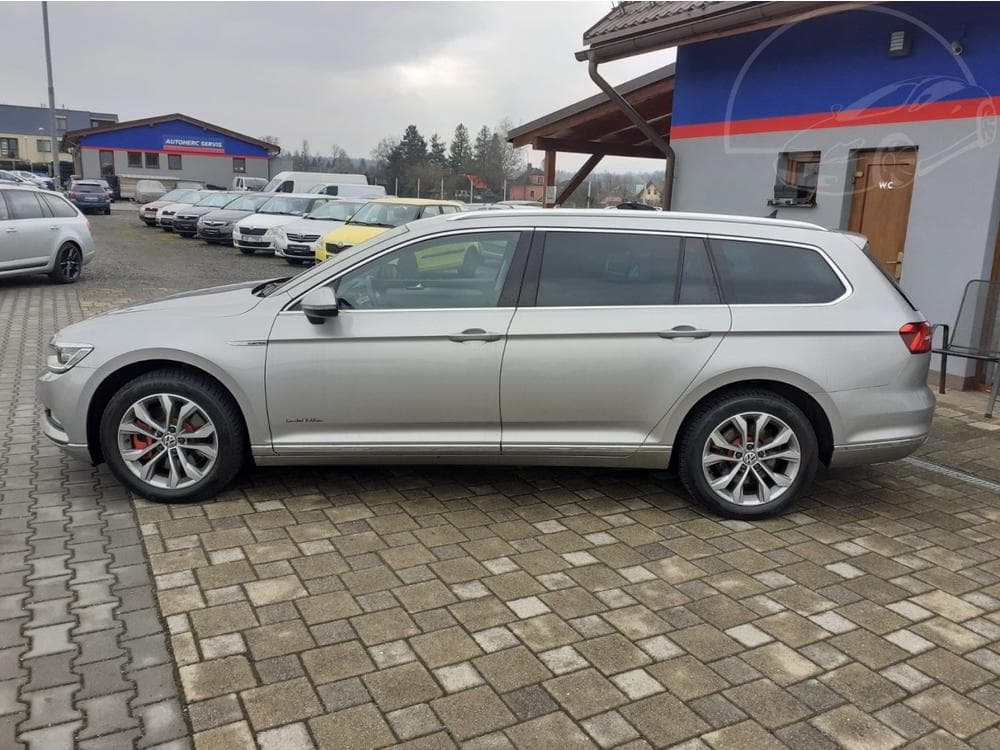2015 Volkswagen Passat - 6