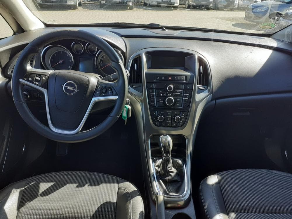 2011 Opel ASTRA - 7