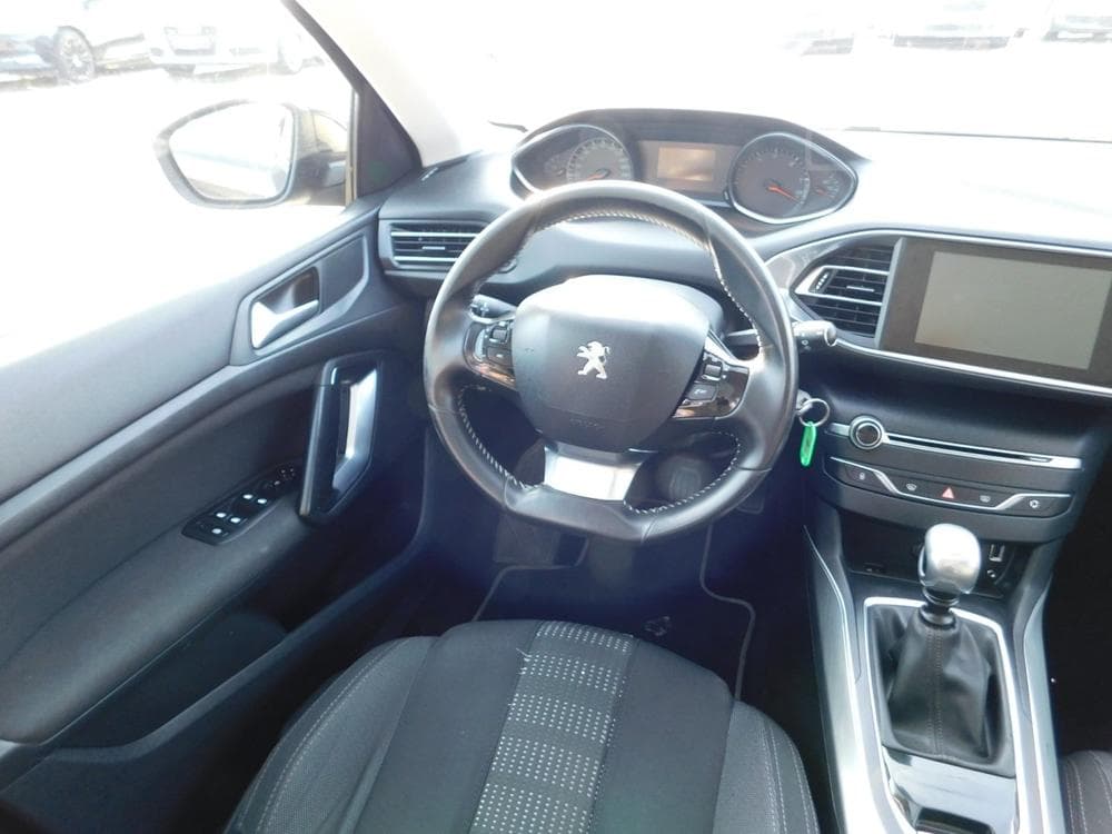 2015 Peugeot 308 - 8