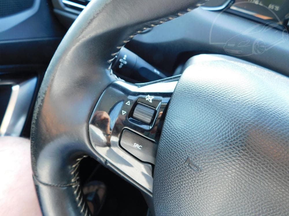 2015 Peugeot 308 - 9