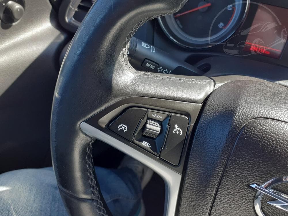2011 Opel ASTRA - 9