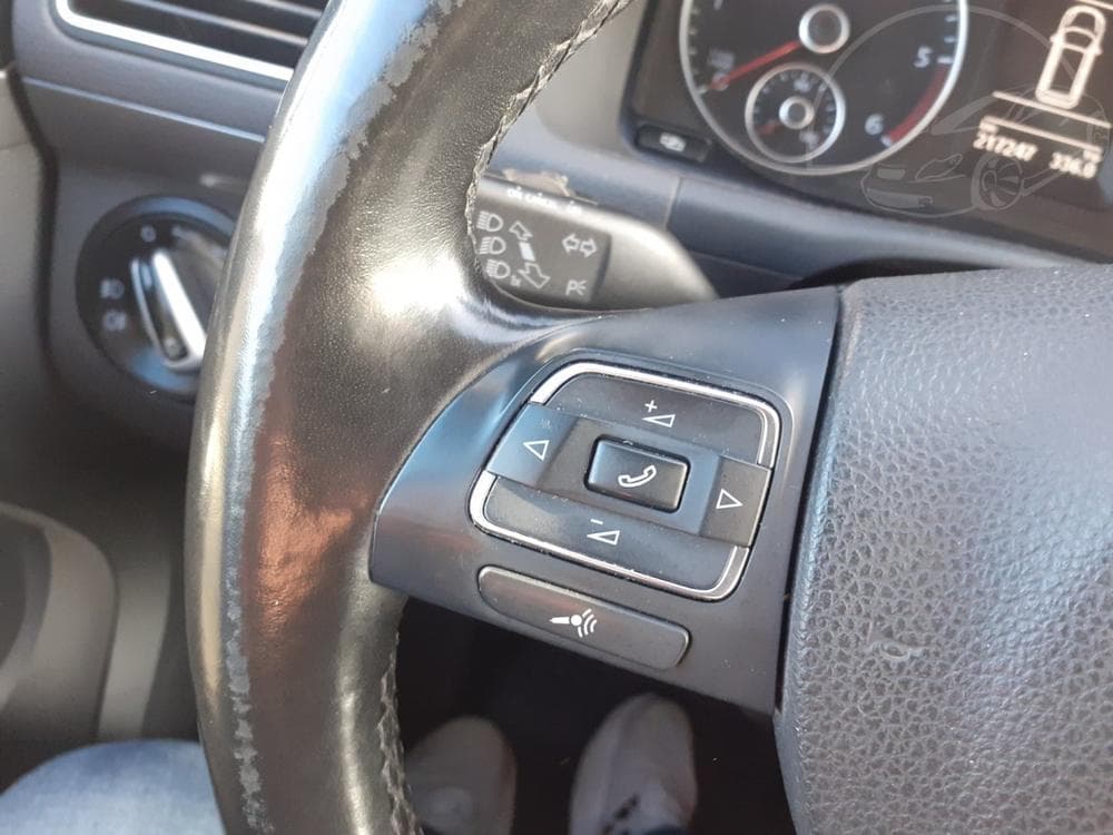 2011 Volkswagen Touran - 10