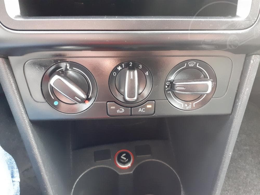 2012 Volkswagen POLO - 11