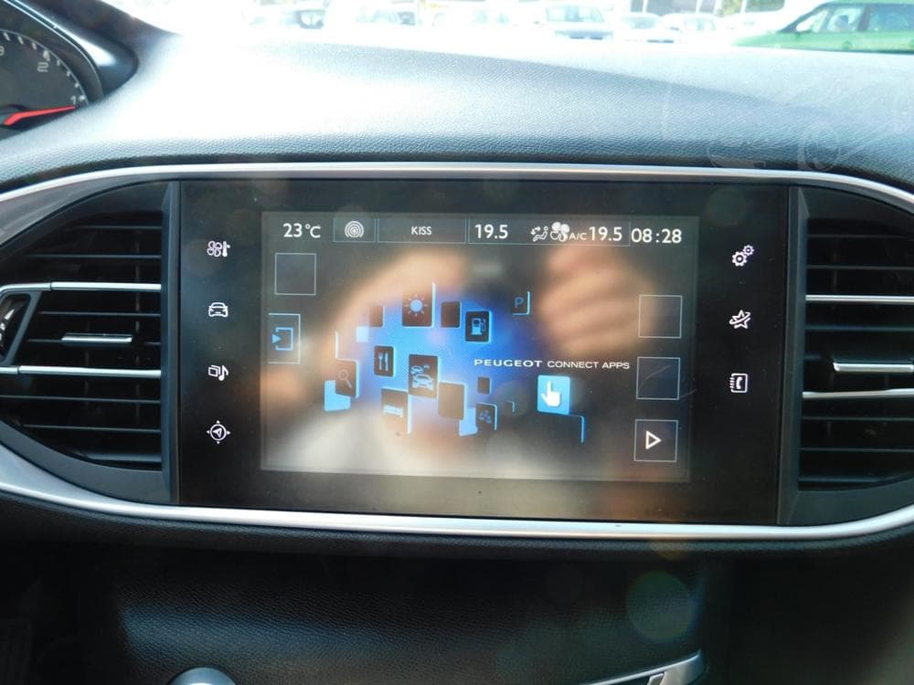 2015 Peugeot 308 - 16