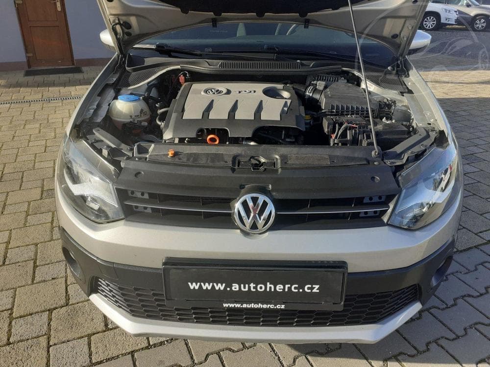 2011 Volkswagen POLO - 16