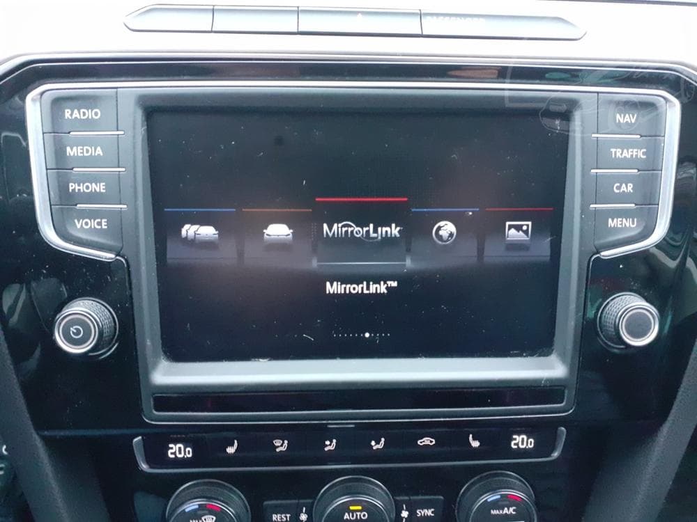 2015 Volkswagen Passat - 16